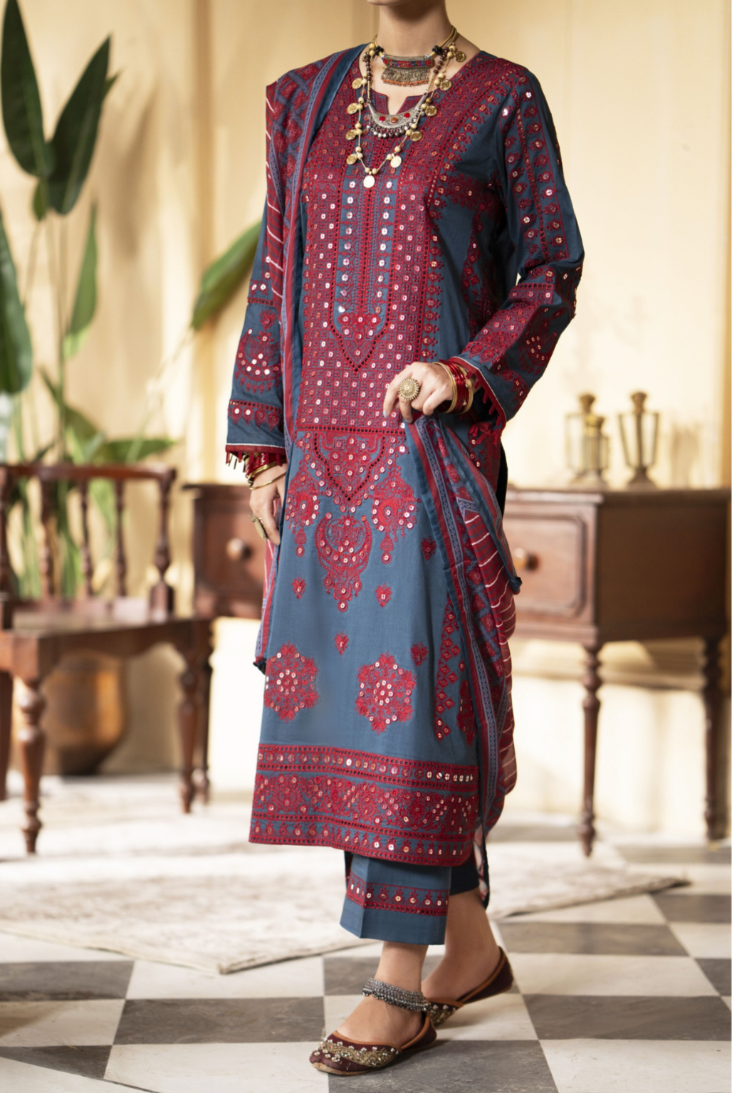 Embroidered Cotton Lawn 3 Pc Dress - Casuallite