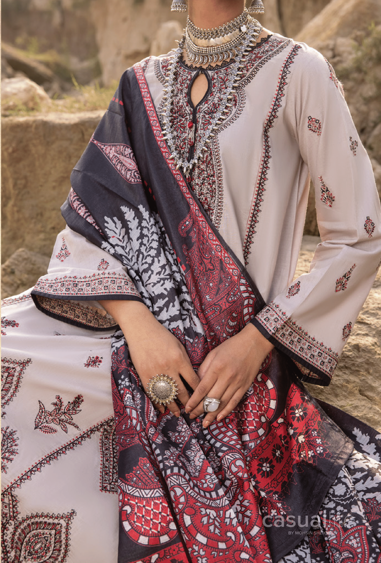 3-Piece Stitched Embroidered Linen Collection - Casuallite