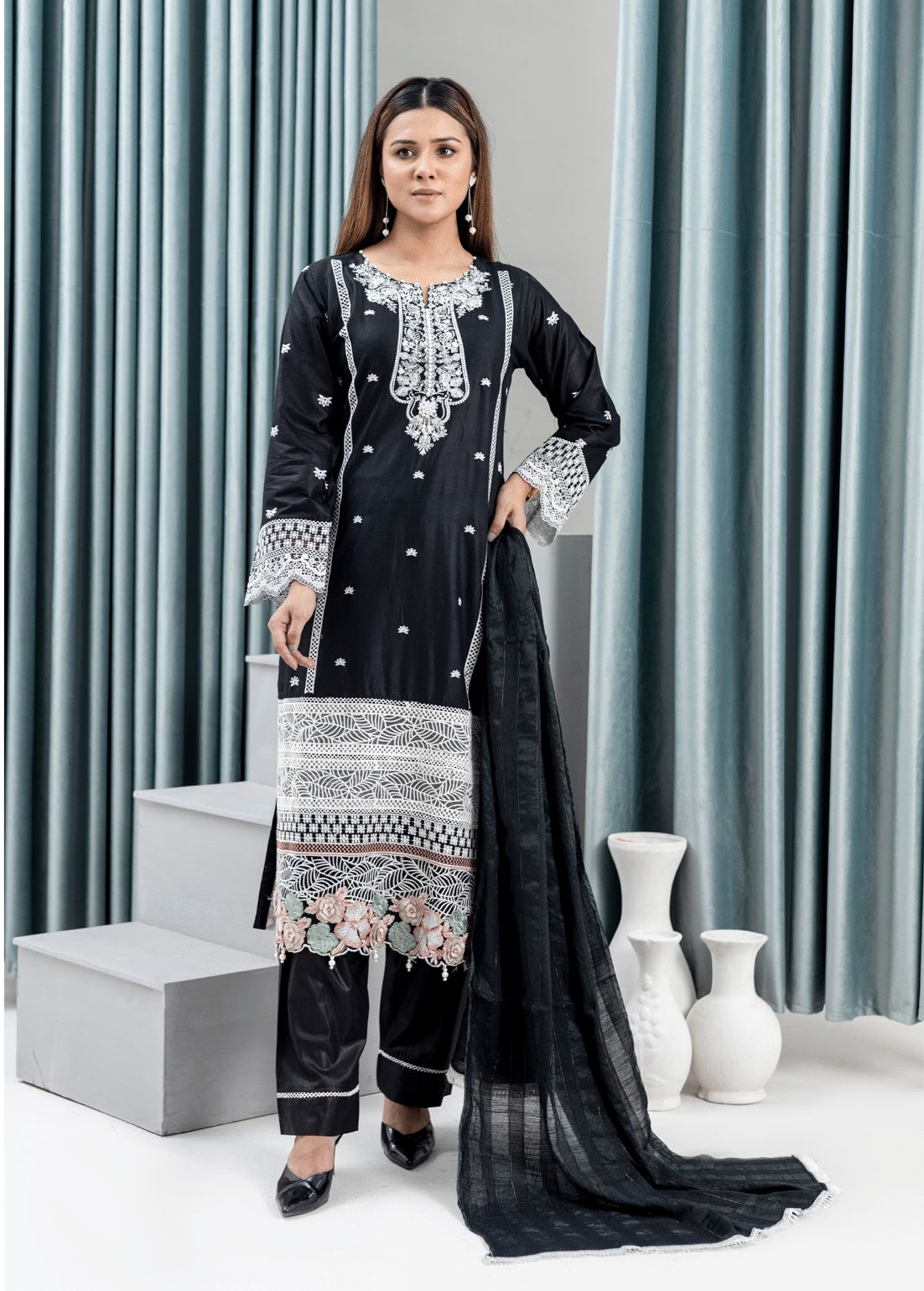 Black | Reay to Wear| Embroidered Lawn 3Pc dress - Rangz