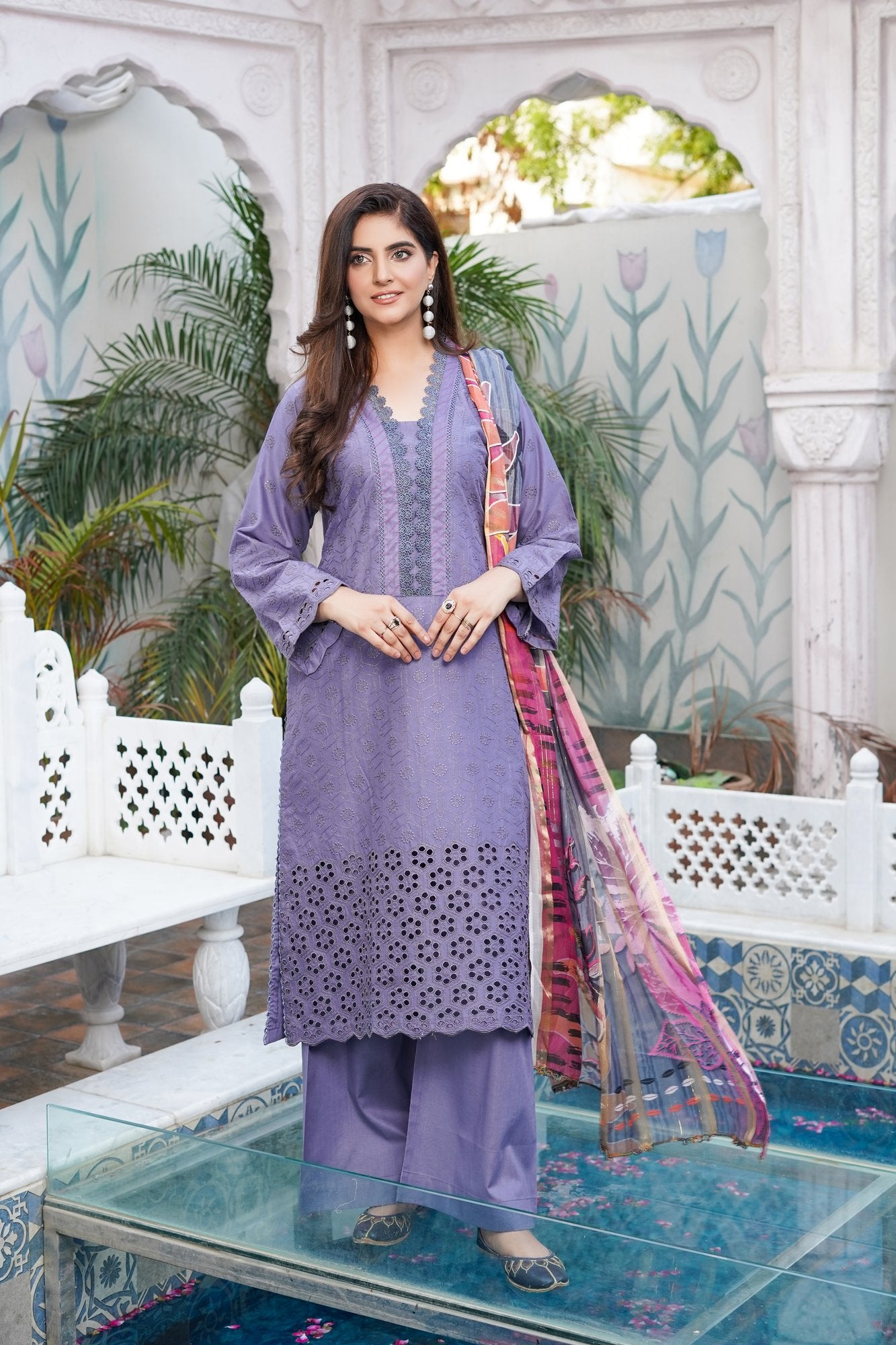 Lavender | Chikankari Schifflil Lawn | 3 Pc | MUNIRA