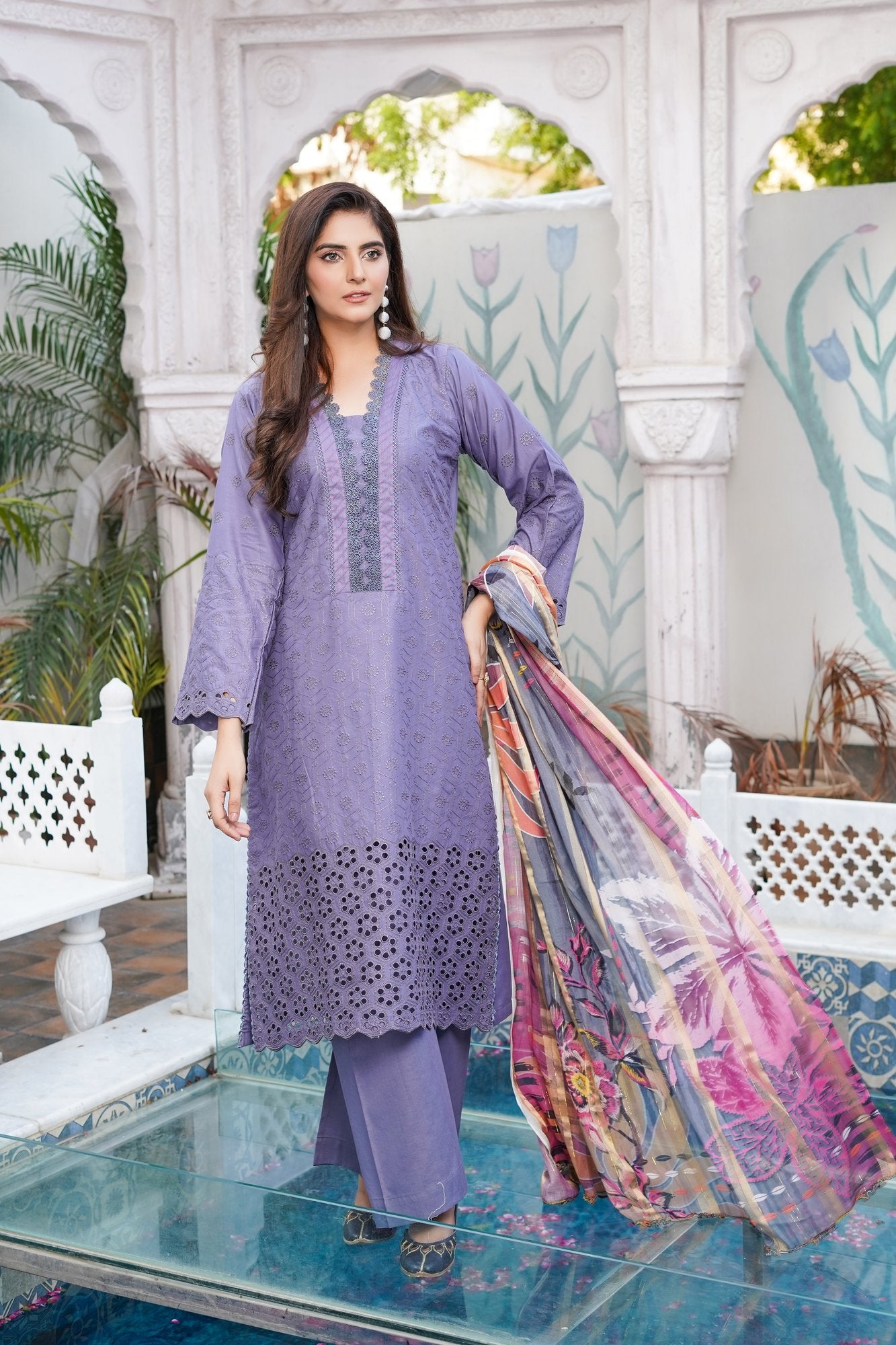 Lavender | Chikankari Schifflil Lawn | 3 Pc | MUNIRA