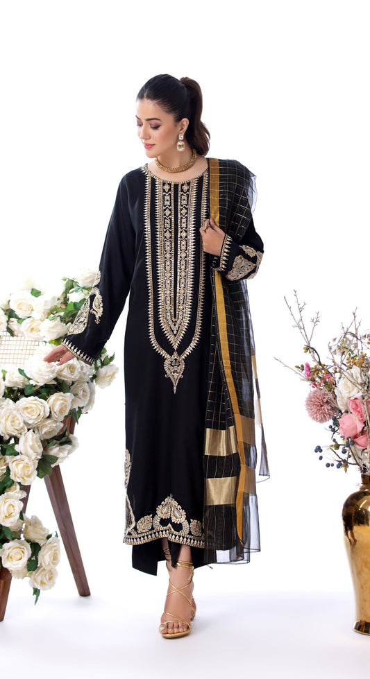 (Black S.N) 3 Pc Embroidered Cambric Cotton Suit-Heera's