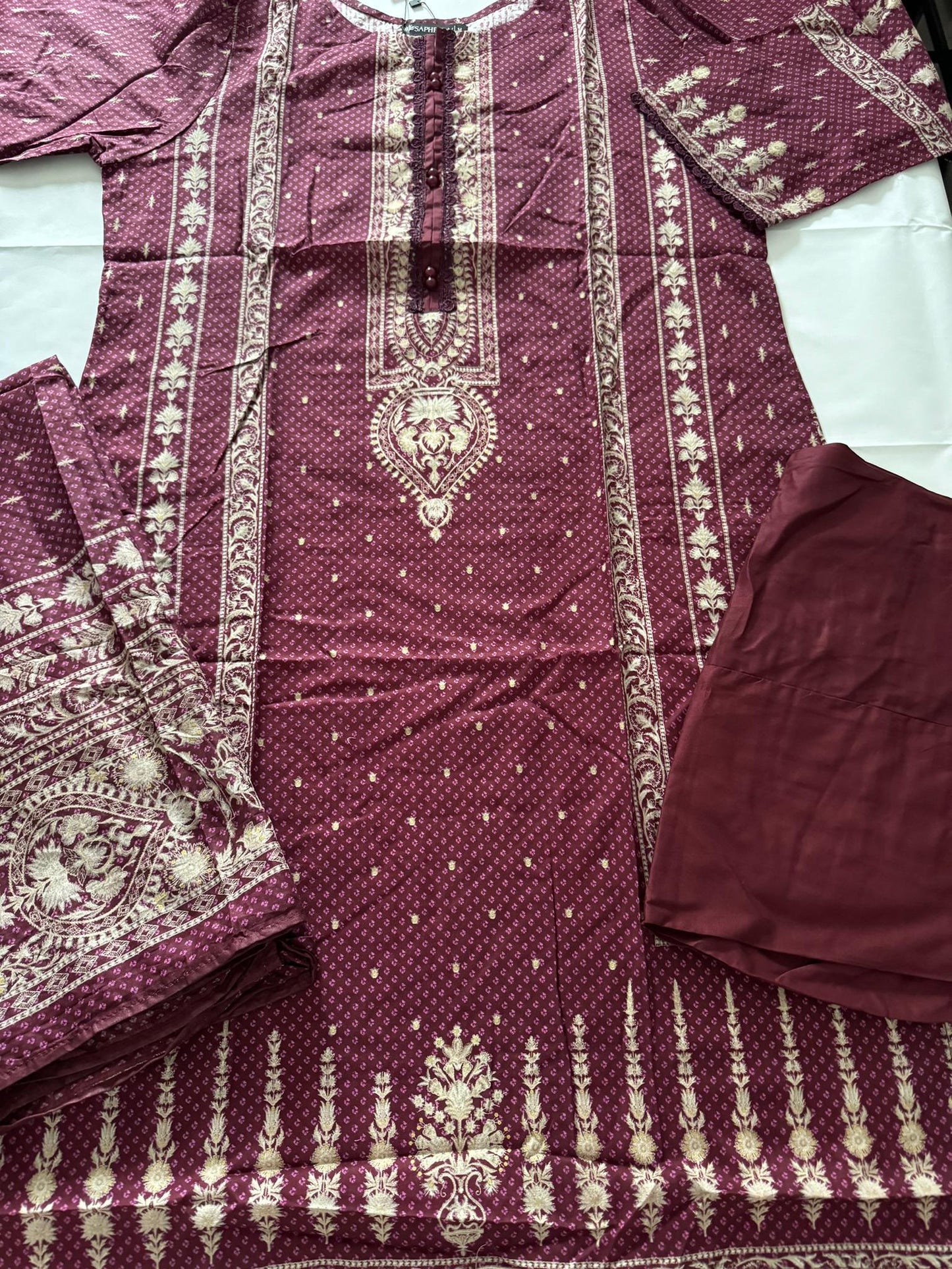 Maroon 3 Pc Ready to wear Printed Lawn Dress - Saphron