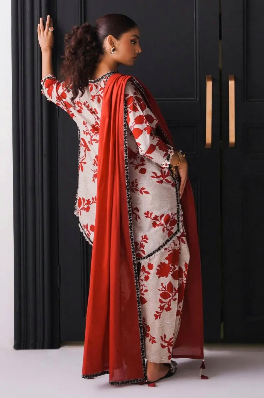 Mahay by Sana Safinaz Stitched 3 Piece Summer Lawn Collection 2023