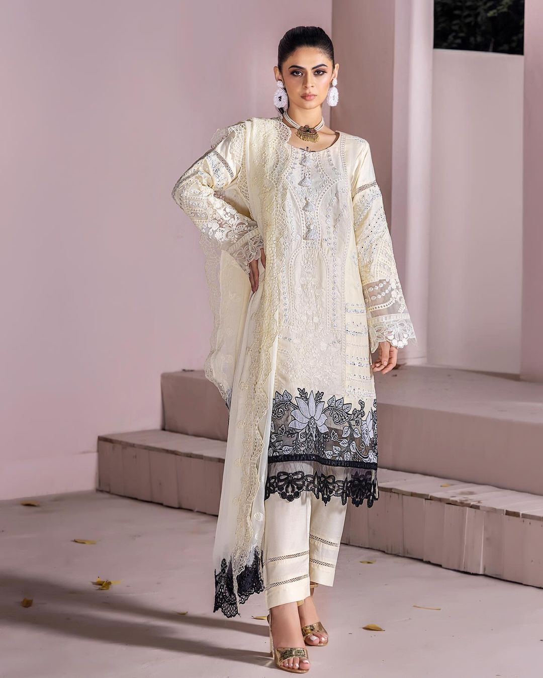 3-Piece Embroiderd Digital Printed Linen Collection-MUNIRA