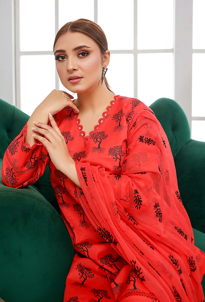 RED 3 PIECE PRINTED KAMEEZ WITH EMBROIDERED CHIFFON DUPPATA